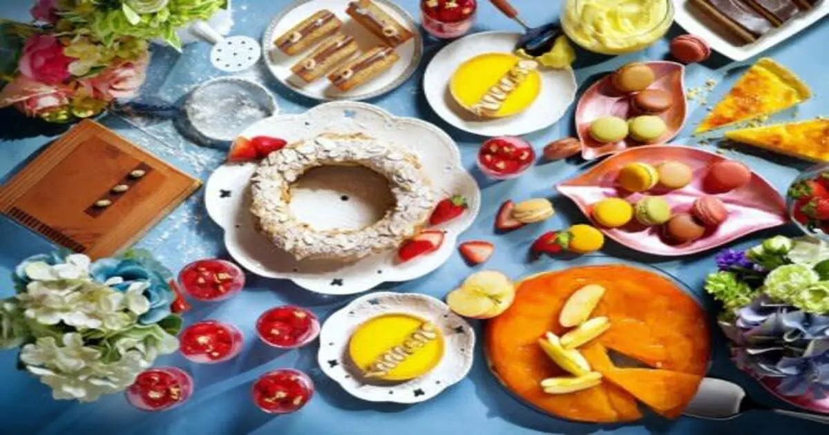table full of Food and Beverage focusing on F&B Industry